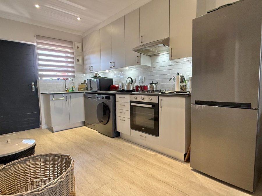 To Let 2 Bedroom Property for Rent in Blouberg Rise Western Cape